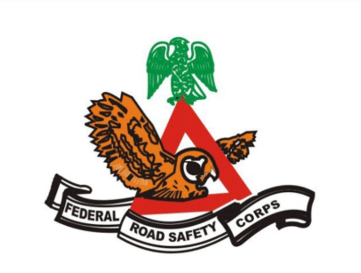 FRSC officers at a mobile court session in Calabar as traffic offenders are arraigned for bribery and violations.